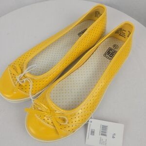 NWT Faded Glory Yellow Ballet Flats Fashion Slip On Shoes Sz 9.5